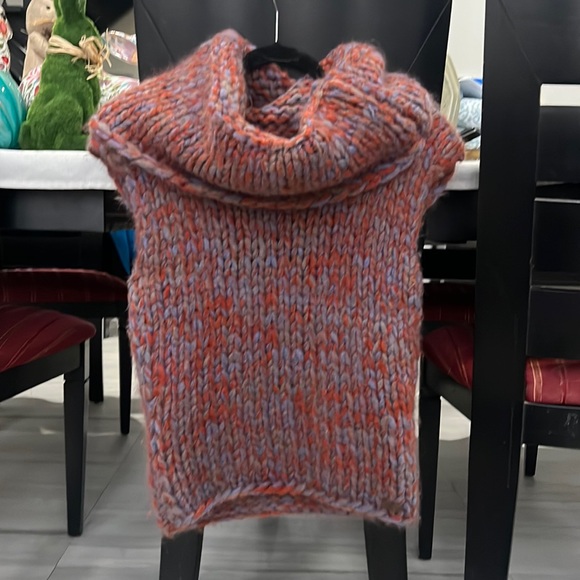 Chanel sweater size 44